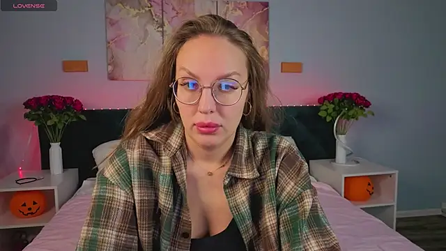 Snapshot of Kelly_Hardy chatting on November 10, 2025, 1:10 am Kelly Hardy online show from November 10, 2025, 1:10 am