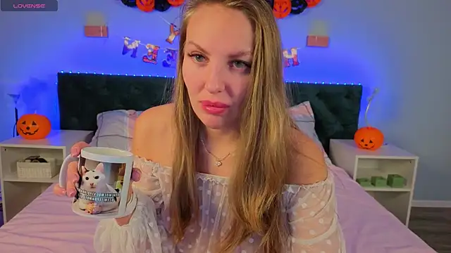 Snapshot of Kelly_Hardy chatting on October 29, 2025, 1:15 am Kelly Hardy online show from October 29, 2025, 1:15 am