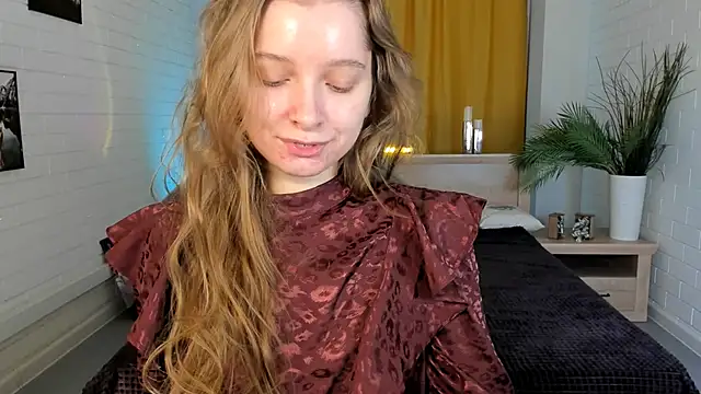 MayaSinabon online show from February 1, 2025, 9:11 am