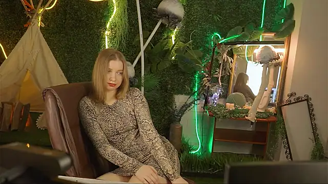 MayaSinabon online show from March 18, 2025, 12:17 pm