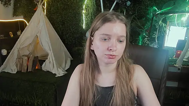 MayaSinabon online show from March 21, 2025, 12:17 pm