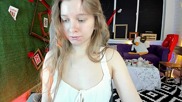 MayaSinabon online show from February 2, 2025, 9:07 am