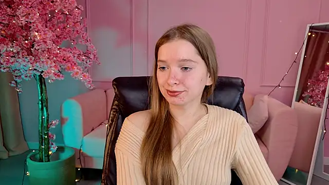 MayaSinabon online show from March 4, 2025, 3:15 pm