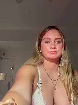 Sophie Raegan online show from March 5, 2026, 6:48 pm