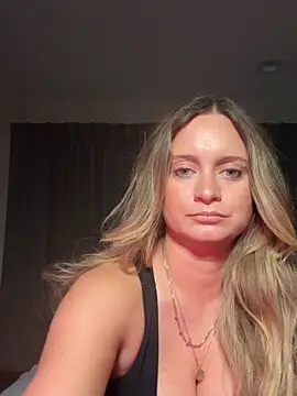 Sophie Raegan online show from December 16, 2025, 8:40 am