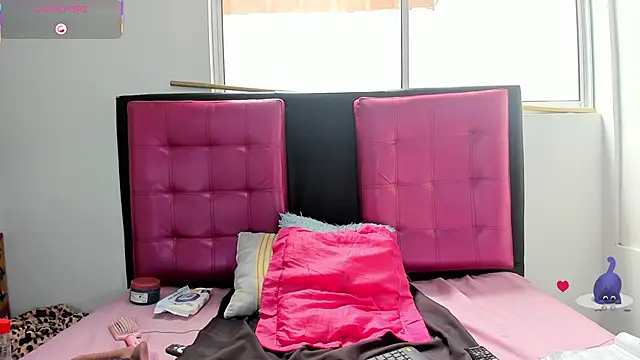 Snapshot of AlanaLars chatting on February 2, 2026, 6:18 pm AlanaLars online show from February 2, 2026, 6:18 pm