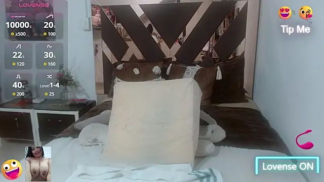 Snapshot of lindaesmeralda chatting on October 16, 2025, 11:46 pm lindaesmeralda online show from October 16, 2025, 11:46 pm