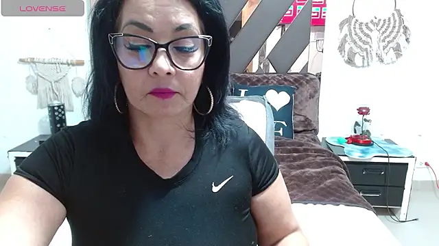Snapshot of lindaesmeralda chatting on February 5, 2025, 8:25 pm lindaesmeralda online show from February 5, 2025, 8:25 pm