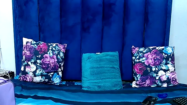 HotSmallTits online show from April 14, 2026, 6:57 pm