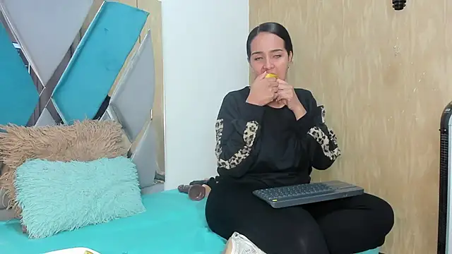 Luya Jhon online show from February 19, 2025, 11:49 am