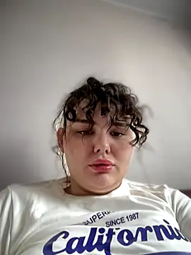 Snapshot of NikaMur chatting on October 26, 2025, 3:18 am NikaMur online show from October 26, 2025, 3:18 am