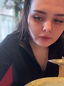 Snapshot of NikaMur chatting on March 3, 2025, 9:45 am NikaMur online show from March 3, 2025, 9:45 am