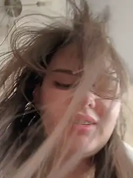 Snapshot of NikaMur chatting on October 18, 2025, 2:35 am NikaMur online show from October 18, 2025, 2:35 am