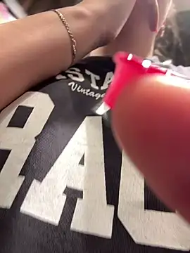 Snapshot of NikaMur chatting on March 13, 2025, 5:43 am NikaMur online show from March 13, 2025, 5:43 am