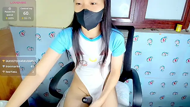   Saphia   online show from November 11, 2025, 4:51 am