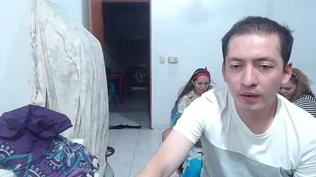 Snapshot of mademooms chatting on September 27, 2025, 2:39 am mademooms online show from September 27, 2025, 2:39 am