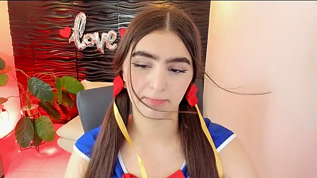 Snapshot of sofia_44 chatting on October 9, 2025, 1:33 pm sofia 44 online show from October 9, 2025, 1:33 pm