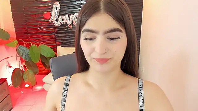 Snapshot of sofia_44 chatting on October 4, 2025, 12:50 pm sofia 44 online show from October 4, 2025, 12:50 pm