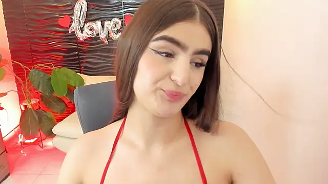 Snapshot of sofia_44 chatting on October 1, 2025, 1:04 pm sofia 44 online show from October 1, 2025, 1:04 pm