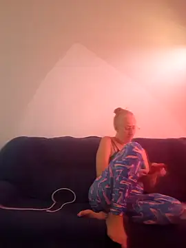 MILEIDE980 online show from November 27, 2025, 2:28 pm