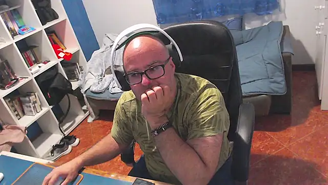 ravingr4d4 online show from May 20, 2026, 10:29 pm
