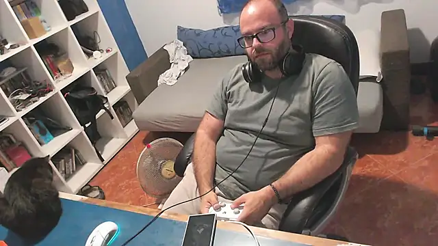 Snapshot of ravingr4d4 chatting on October 1, 2025, 8:46 pm ravingr4d4 online show from October 1, 2025, 8:46 pm