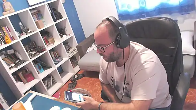 Snapshot of ravingr4d4 chatting on September 30, 2025, 1:06 pm ravingr4d4 online show from September 30, 2025, 1:06 pm