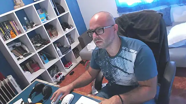 Snapshot of ravingr4d4 chatting on October 9, 2025, 10:38 am ravingr4d4 online show from October 9, 2025, 10:38 am