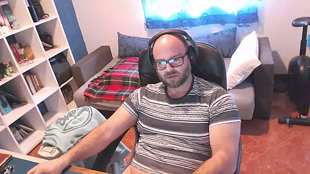 ravingr4d4 online show from March 10, 2025, 3:20 pm