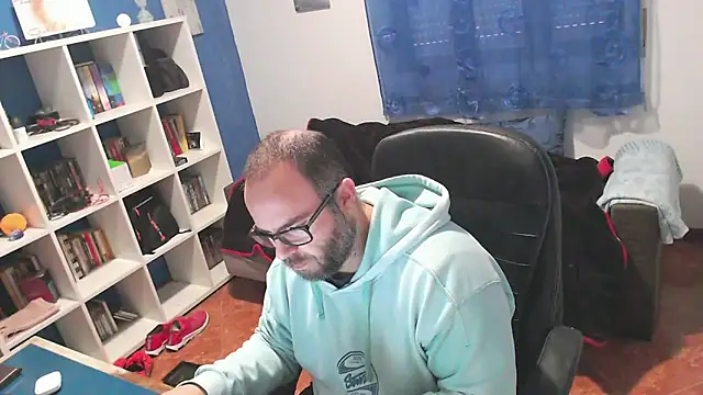 ravingr4d4 online show from December 5, 2025, 9:19 am