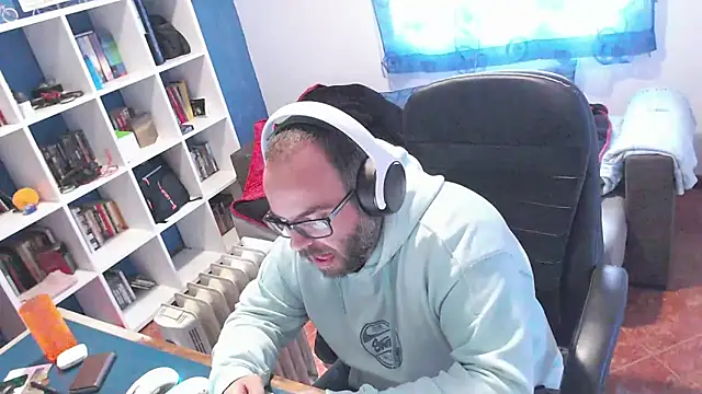 ravingr4d4 online show from December 2, 2025, 12:29 pm