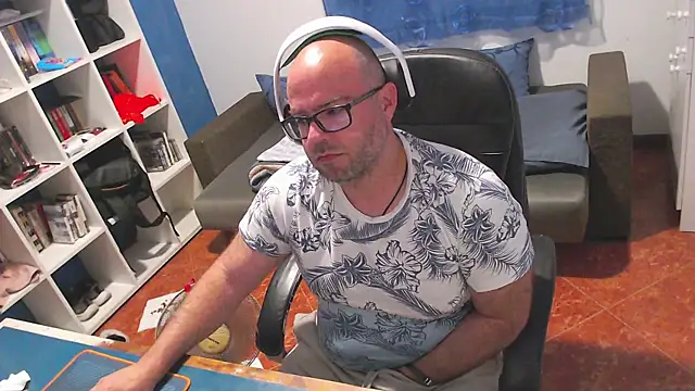 ravingr4d4 online show from May 24, 2026, 9:26 pm