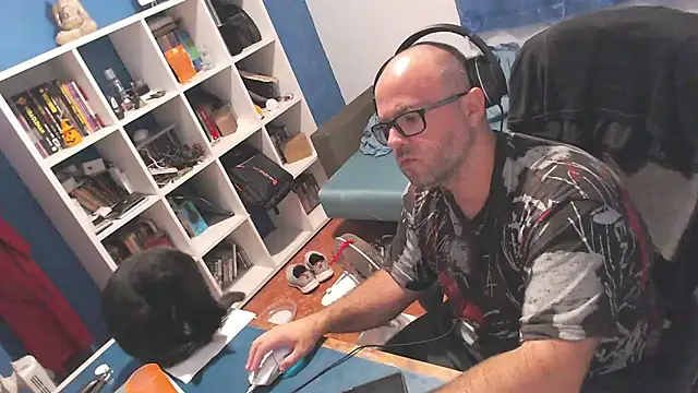 ravingr4d4 online show from September 10, 2025, 9:14 pm