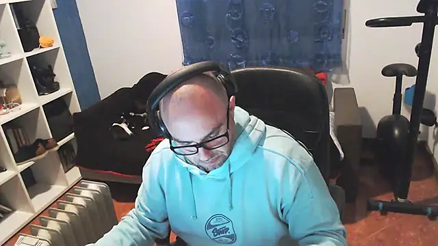 ravingr4d4 online show from February 24, 2025, 9:41 pm