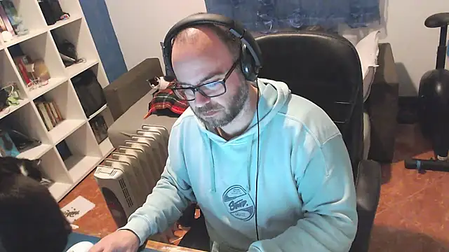 ravingr4d4 online show from March 12, 2025, 9:35 pm