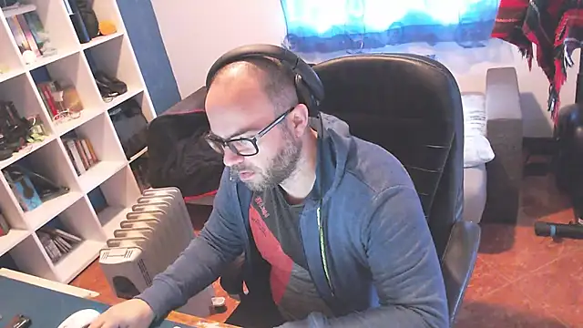 ravingr4d4 online show from March 6, 2025, 9:14 am