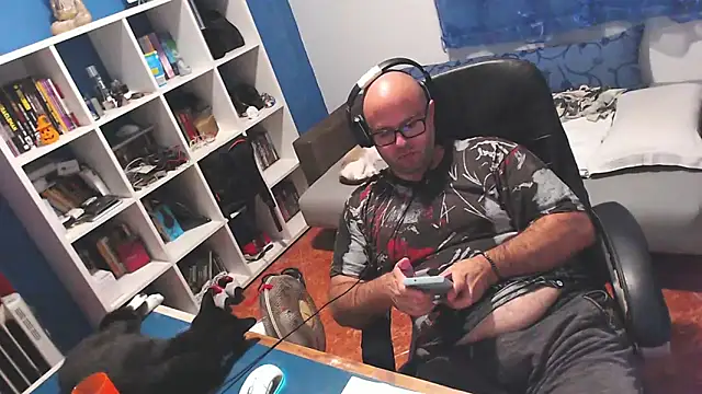 Snapshot of ravingr4d4 chatting on October 7, 2025, 9:49 pm ravingr4d4 online show from October 7, 2025, 9:49 pm