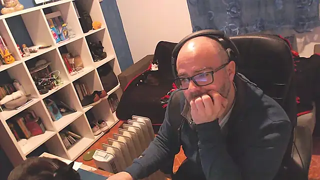 ravingr4d4 online show from February 26, 2025, 10:47 pm