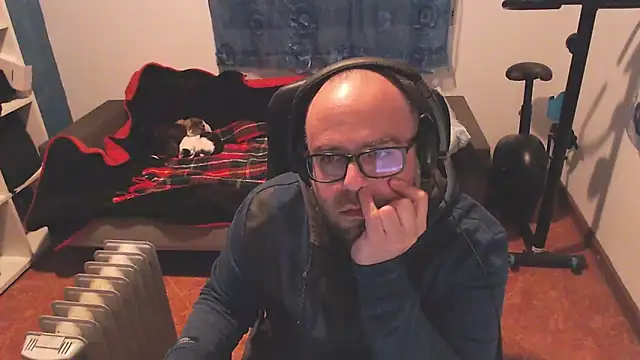 ravingr4d4 online show from March 2, 2025, 10:34 pm
