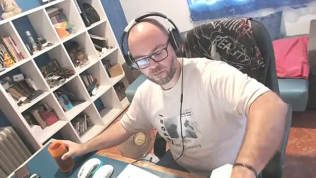 Snapshot of ravingr4d4 chatting on September 17, 2025, 1:35 pm ravingr4d4 online show from September 17, 2025, 1:35 pm