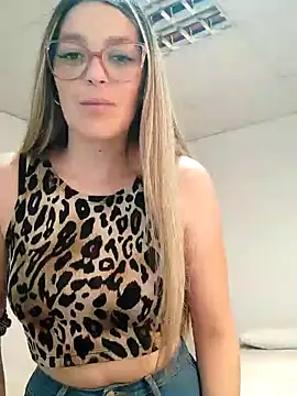 Daniela77771 online show from December 17, 2024, 2:44 pm