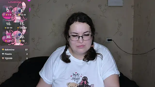 Snapshot of VladaCandy chatting on January 14, 2025, 2:40 am VladaCandy online show from January 14, 2025, 2:40 am