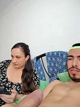 Snapshot of Karol_and_David_hotcouple chatting on September 26, 2025, 1:40 pm Karol and David hotcouple online show from September 26, 2025, 1:40 pm