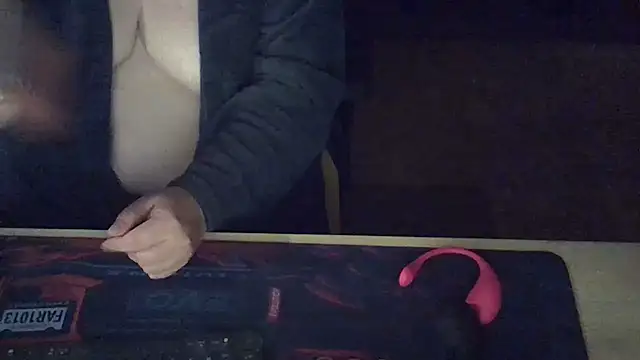 Snapshot of Silvia2277 chatting on September 17, 2025, 7:16 pm Silvia2277 online show from September 17, 2025, 7:16 pm