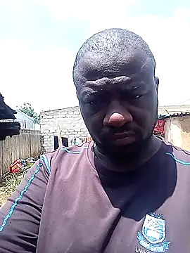 Snapshot of Robzevyrus chatting on October 21, 2025, 10:14 am Robzevyrus online show from October 21, 2025, 10:14 am