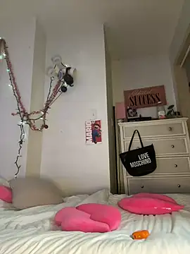 Snapshot of OriginalBarbieEst92 chatting on January 10, 2025, 5:02 pm OriginalBarbieEst92 online show from January 10, 2025, 5:02 pm