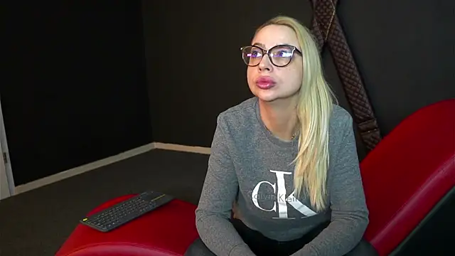 CelineConner online show from February 11, 2025, 5:16 am