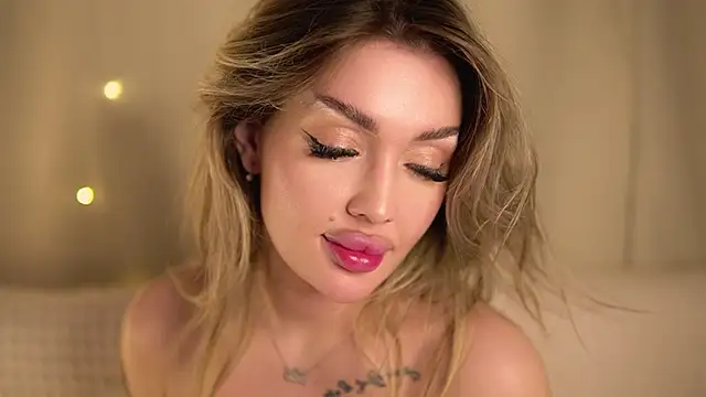 AnnyBangs online show from February 7, 2025, 1:01 pm