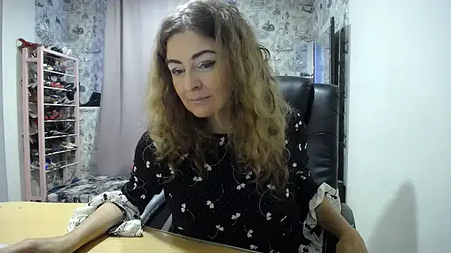 Helen1974 online show from June 6, 2026, 3:12 am