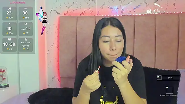 sexylaurita online show from September 30, 2025, 2:12 pm